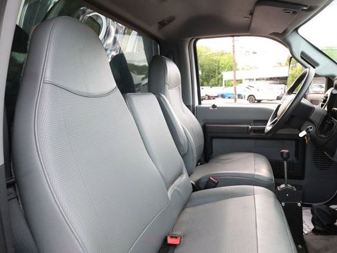 Used 2022 Ford F650 2WD Regular Cab Super Duty image 19