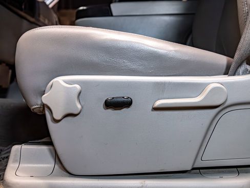 Used 2014 Chevrolet Silverado 2500 LT w/ Interior Plus Package image 20