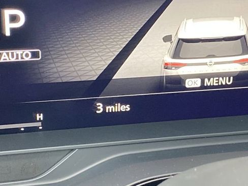 New 2026 Nissan Pathfinder SL image 9