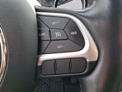 Used 2020 Jeep Compass Latitude w/ Cold Weather Group AWD/4WD image 21