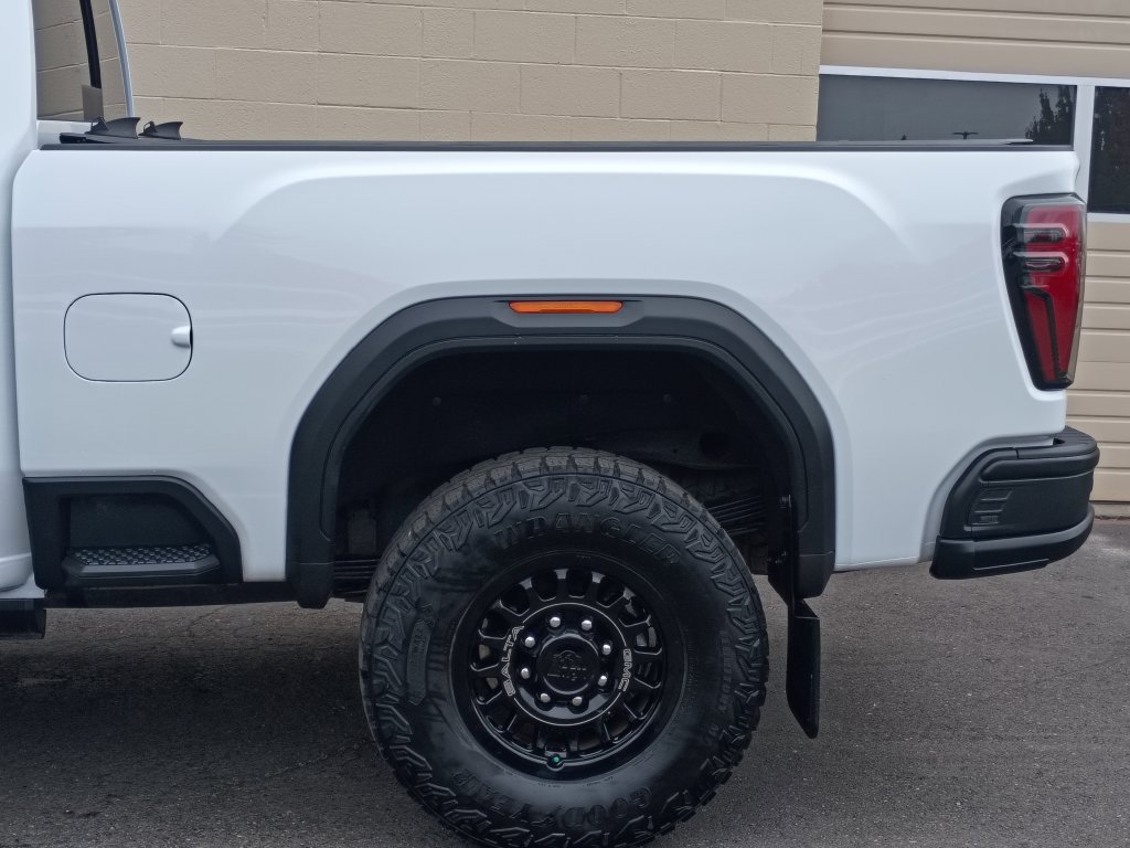 Used 2025 GMC Sierra 2500 AT4X w/ AT4X AEV Edition AWD/4WD image 8
