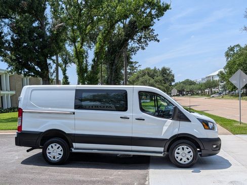 Used 2025 Ford Transit 250 Low Roof w/ Exterior Upgrade Package RWD image 4