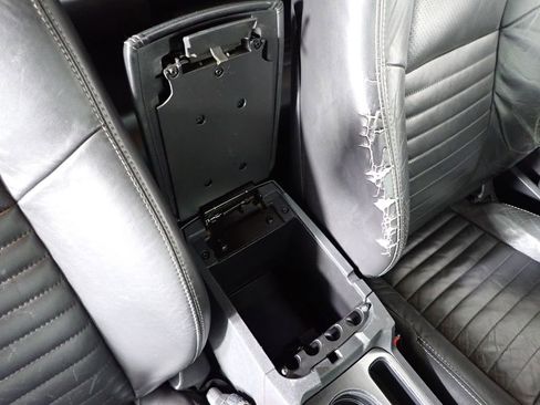 Used 2013 Dodge Challenger SXT Plus image 33