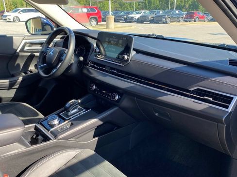 Used 2024 Mitsubishi Outlander SE AWD/4WD image 32
