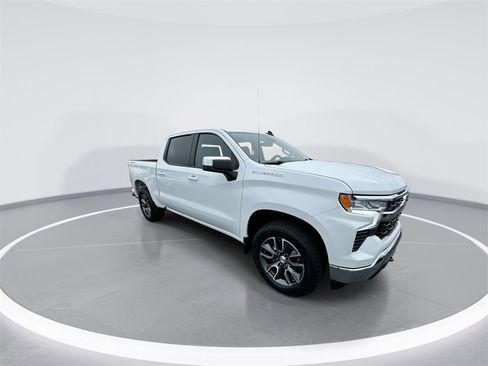 Used 2023 Chevrolet Silverado 1500 LT image 2