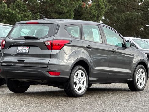 Used 2019 Ford Escape S image 4