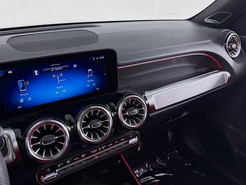 New 2026 Mercedes-Benz GLB 35 AMG 4MATIC image 20