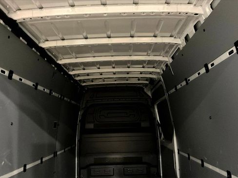 Used 2025 Mercedes-Benz Sprinter 2500 image 18