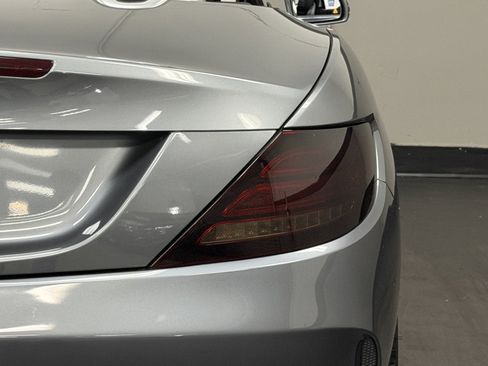 Used 2020 Mercedes-Benz SLC 300 image 14