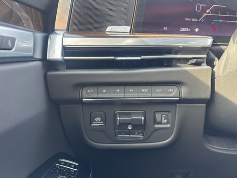 Used 2025 Cadillac Escalade Sport Platinum w/ LPO, Floor Liner Package image 24