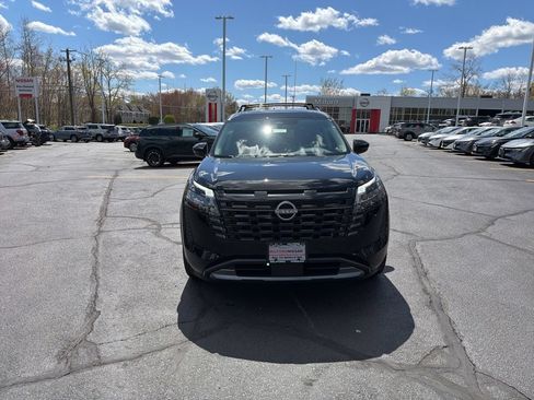 Used 2026 Nissan Pathfinder Platinum AWD/4WD image 11