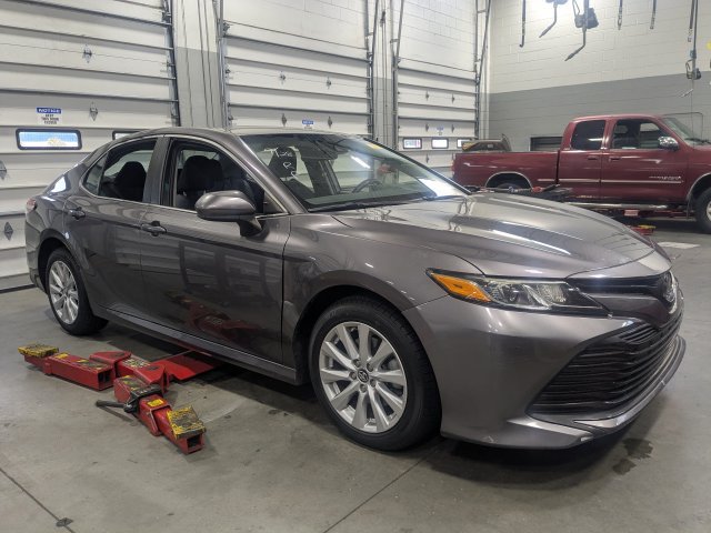 Used 2019 Toyota Camry LE FWD image 1