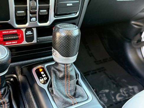 Used 2021 Jeep Gladiator Mojave AWD/4WD image 28