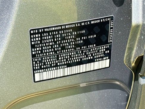 Used 2024 Volkswagen Tiguan SE FWD image 36