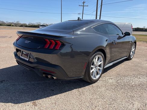 Used 2024 Ford Mustang GT Premium image 6