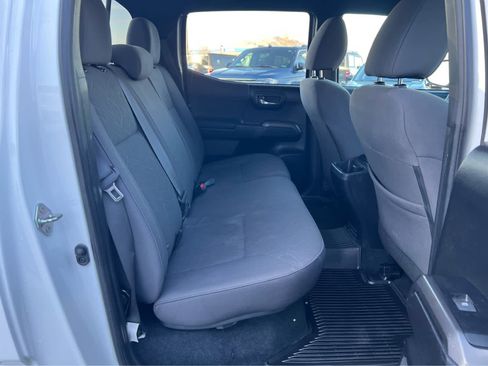 Used 2019 Toyota Tacoma TRD Sport w/ Technology Package image 24