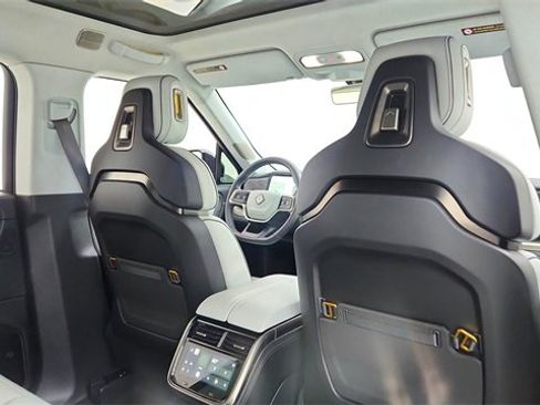 Used 2024 Rivian R1S Adventure image 27