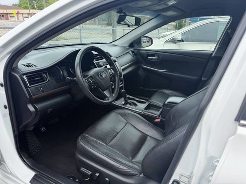Used 2016 Toyota Camry LE FWD image 1