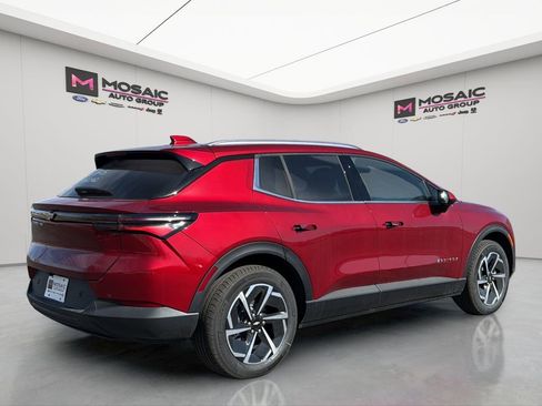 New 2026 Chevrolet Equinox EV LT image 8