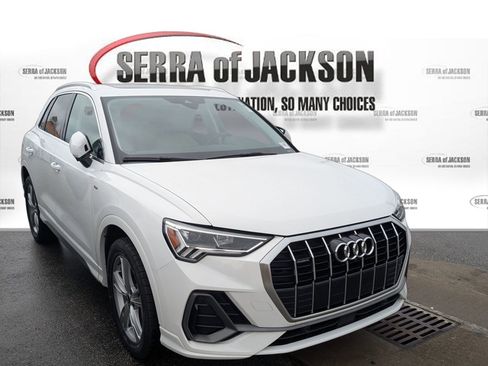 Used 2022 Audi Q3 2.0T Premium Plus w/ Premium Plus Package image 8