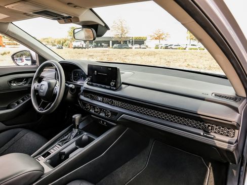 Used 2025 Honda Accord LX image 10