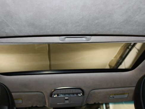 Used 2019 Genesis G90 3.3T Premium image 11