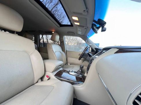 Used 2017 INFINITI QX80 4WD w/ All Season Package image 16
