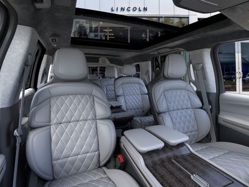 New 2026 Lincoln Navigator Black Label AWD/4WD image 10