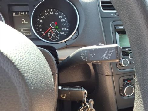 Used 2013 Volkswagen Golf 2.5L image 25