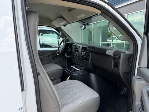 New 2026 Chevrolet Express 3500 Extended RWD image 22
