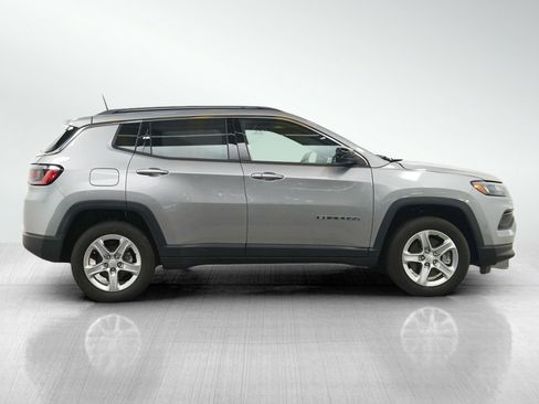 Used 2023 Jeep Compass Latitude w/ Sun and Sound Group AWD/4WD image 6