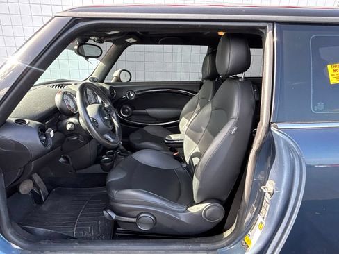 Used 2011 MINI Cooper Hardtop FWD image 3