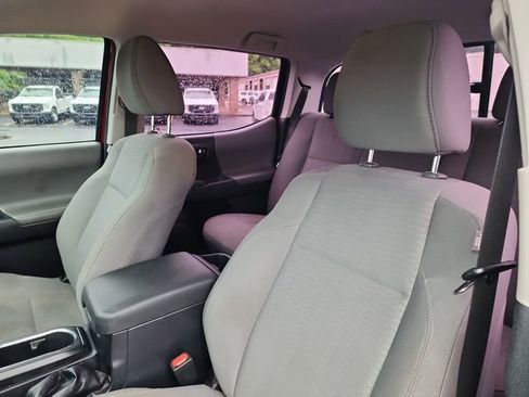 Used 2018 Toyota Tacoma SR w/ SR Convenience Package RWD image 11