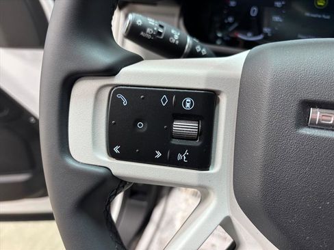 Used 2025 Land Rover Defender 110 S image 21