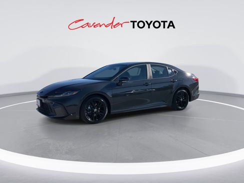 Used 2026 Toyota Camry SE w/ Convenience Package image 4