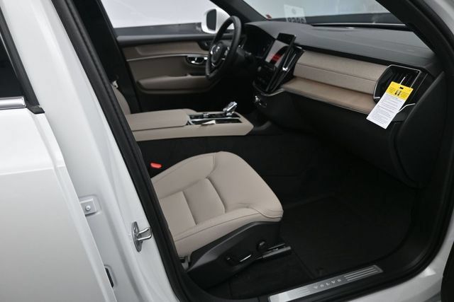 Used 2026 Volvo XC90 T8 Plus w/ Protection Package Premier AWD/4WD image 30