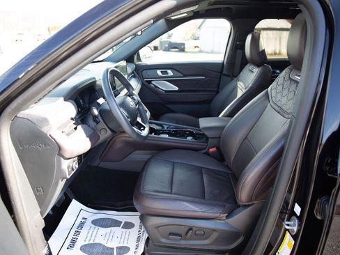 Used 2025 Ford Explorer Platinum w/ Ultimate Package image 22