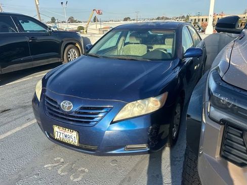 Used 2009 Toyota Camry LE image 2