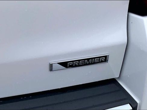 Used 2017 Chevrolet Suburban Premier RWD image 10