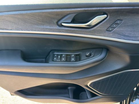 New 2026 Jeep Grand Cherokee Limited w/ Limited Altitude Package image 9