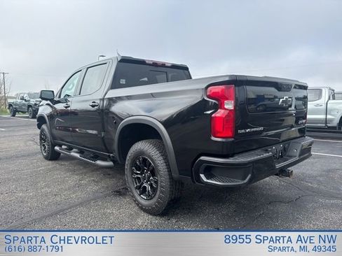 Used 2023 Chevrolet Silverado 1500 ZR2 w/ Technology Package image 5