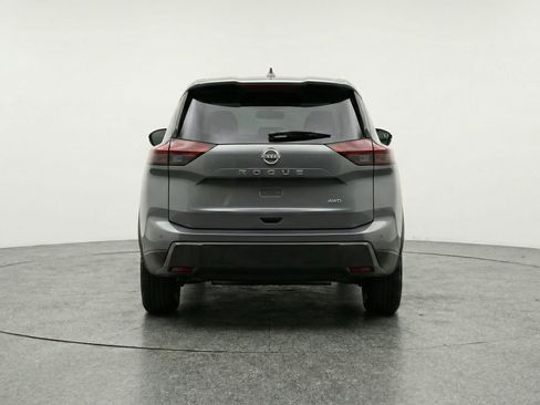 Used 2025 Nissan Rogue SV image 7