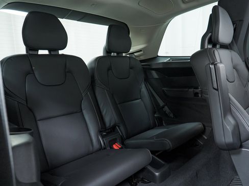 New 2026 Volvo XC90 B5 Ultra w/ Protection Package image 25