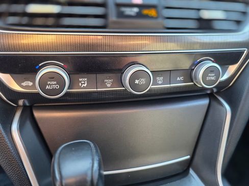 Used 2018 Honda Accord Sport image 26