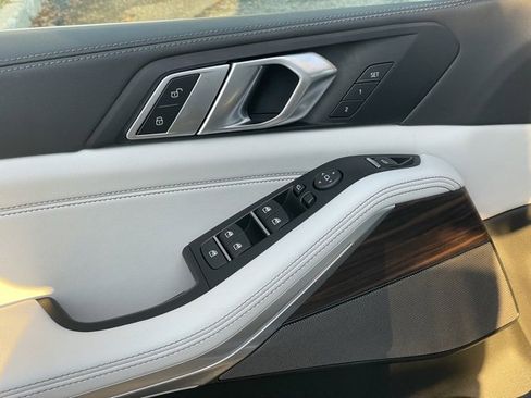 Used 2026 BMW X5 xDrive40i w/ Premium Package image 11