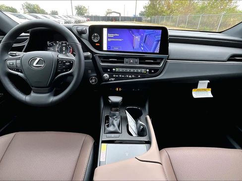 New 2025 Lexus ES 350 image 5