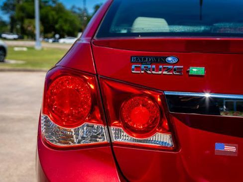 Used 2014 Chevrolet Cruze Diesel w/ Enhanced Safety Package FWD image 16