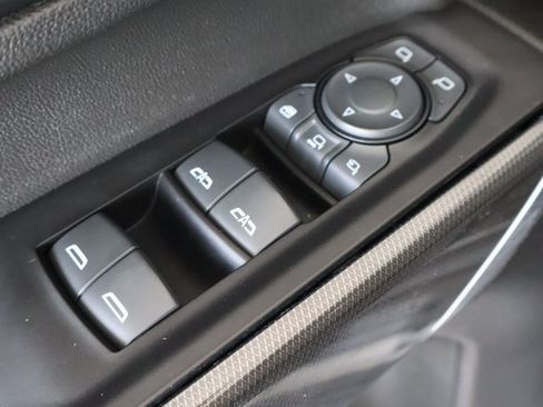 Used 2022 GMC Sierra 2500 AT4 w/ AT4 Preferred Package image 17