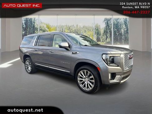 Used 2021 GMC Yukon XL Denali w/ Denali Premium Package AWD/4WD image 3