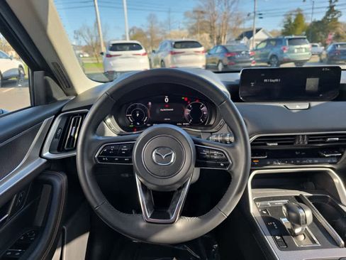 Used 2024 MAZDA CX-90 Plug-In Hybrid w/ Preferred AWD/4WD image 17